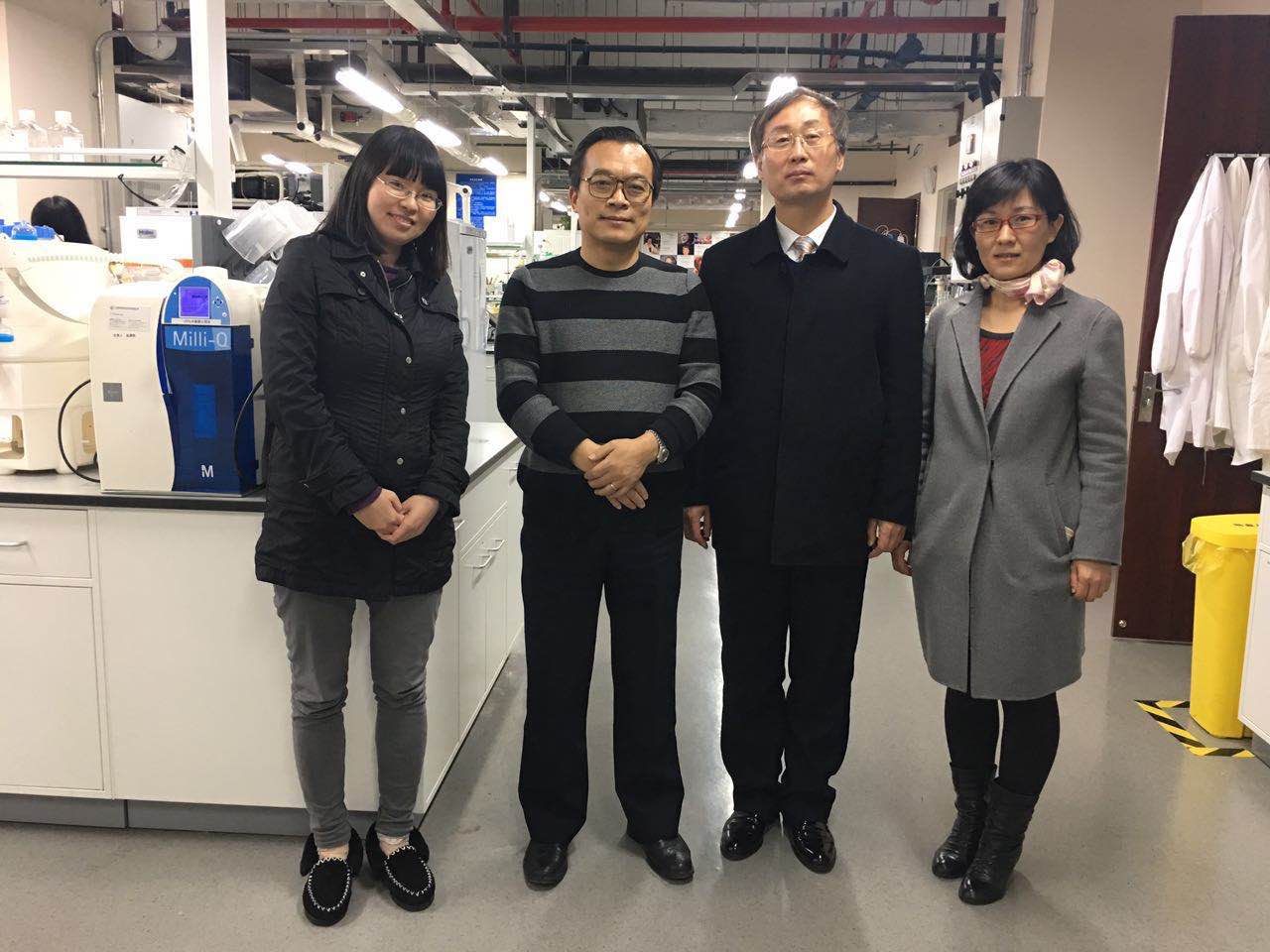 浙江中医药大学药学院院长李范珠教授来AV视频