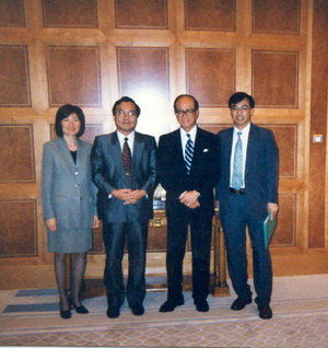 专注中药产学研三十余年:记AV视频
院长徐宏喜